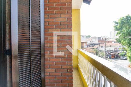 Casa à venda com 280m², 3 quartos e 4 vagas Casa à venda com 280m², 3 quartos e 4 vagasVaranda
