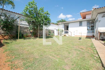 Casa à venda com 2000m², 4 quartos e 10 vagasQuintal