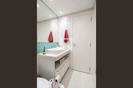 Apartamento à venda com 78m², 3 quartos e 2 vagas Apartamento à venda com 78m², 3 quartos e 2 vagasBanheiro Social