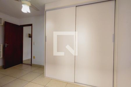 Casa de condomínio à venda com 100m², 3 quartos e 1 vaga Casa de condomínio à venda com 100m², 3 quartos e 1 vagaQuarto 3 - Suíte Armários'