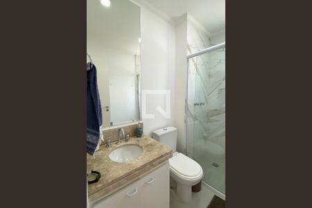 Casa de condomínio à venda com 220m², 3 quartos e 4 vagasBanheiro Corredor