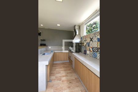 Casa de condomínio à venda com 220m², 3 quartos e 4 vagasChurrasqueira