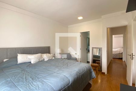 Casa de condomínio à venda com 220m², 3 quartos e 4 vagasSuíte 1