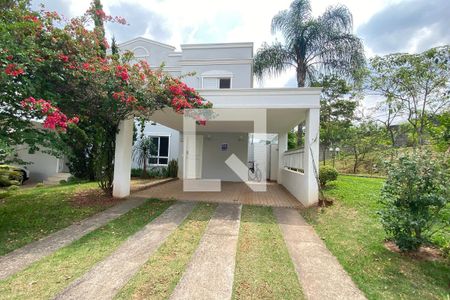 Casa de condomínio à venda com 220m², 3 quartos e 4 vagasFachada