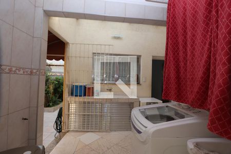 Casa à venda com 160m², 3 quartos e 3 vagas Casa à venda com 160m², 3 quartos e 3 vagasÁrea de Serviço
