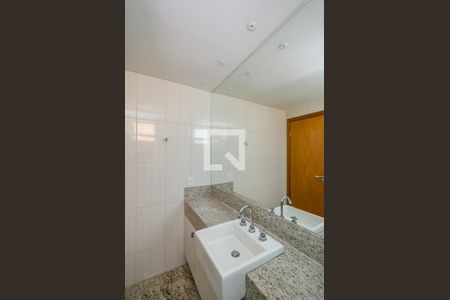 Apartamento para alugar com 178m², 4 quartos e 4 vagasBanheiro da Suíte 2