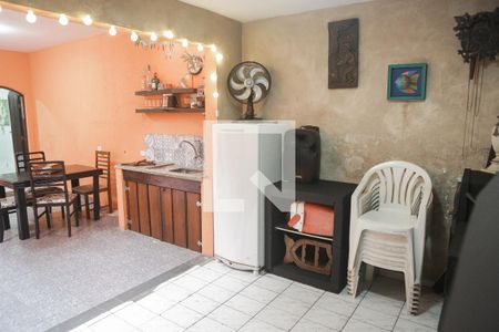 Casa à venda com 175m², 3 quartos e 2 vagasQuintal - Churrasqueira 