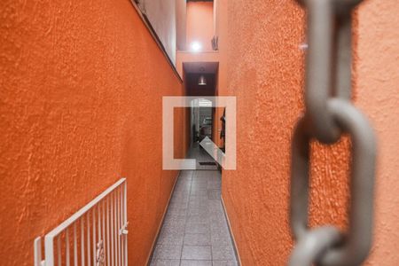 Casa à venda com 175m², 3 quartos e 2 vagasCorredor - Quintal