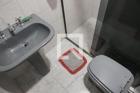 Casa à venda com 175m², 3 quartos e 2 vagasBanheiro