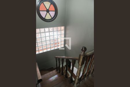 Casa à venda com 175m², 3 quartos e 2 vagasEscada