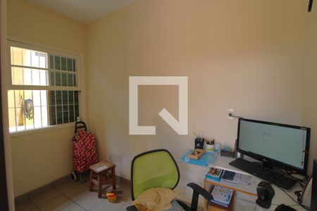 Casa à venda com 262m², 3 quartos e 2 vagasQuarto de serviço