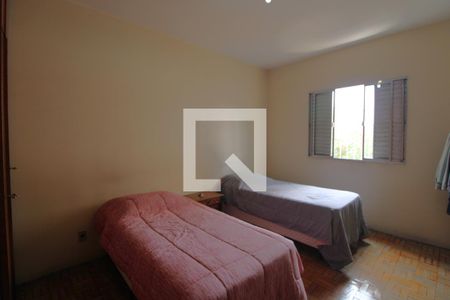 Casa à venda com 262m², 3 quartos e 2 vagasQuarto 1