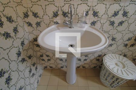 Casa à venda com 262m², 3 quartos e 2 vagasBanheiro comum