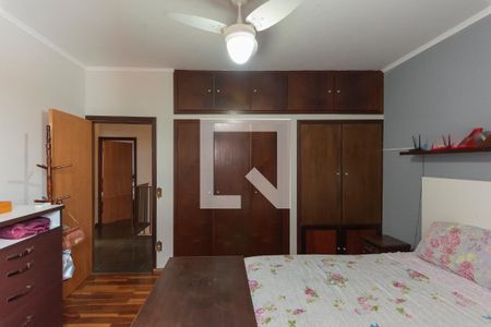 Casa à venda com 200m², 3 quartos e 2 vagas Casa à venda com 200m², 3 quartos e 2 vagasQuarto 1