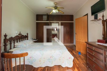 Casa à venda com 200m², 3 quartos e 2 vagas Casa à venda com 200m², 3 quartos e 2 vagasSuíte