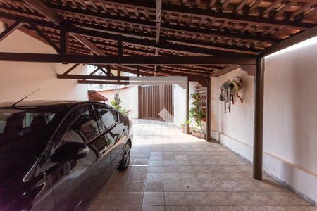 Casa à venda com 200m², 3 quartos e 2 vagas Casa à venda com 200m², 3 quartos e 2 vagasGaragem