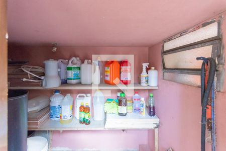 Casa à venda com 200m², 3 quartos e 2 vagas Casa à venda com 200m², 3 quartos e 2 vagasDespensa