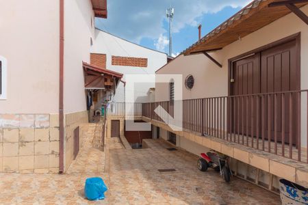 Casa à venda com 200m², 3 quartos e 2 vagas Casa à venda com 200m², 3 quartos e 2 vagasQuintal