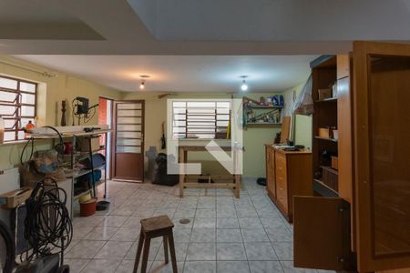 Casa à venda com 200m², 3 quartos e 2 vagas Casa à venda com 200m², 3 quartos e 2 vagasOficina