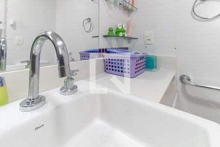 Apartamento à venda com 128m², 3 quartos e 1 vaga Apartamento à venda com 128m², 3 quartos e 1 vagaBanheiro