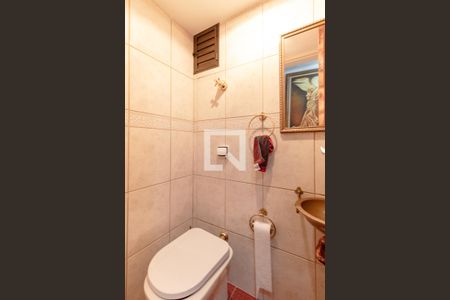 Apartamento à venda com 128m², 3 quartos e 1 vaga Apartamento à venda com 128m², 3 quartos e 1 vagaBanheiro