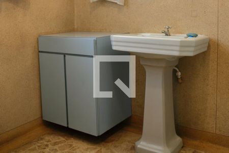 Casa para alugar com 370m², 3 quartos e 6 vagasDetalhe Banheiro