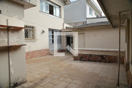 Casa para alugar com 370m², 3 quartos e 6 vagasQuintal