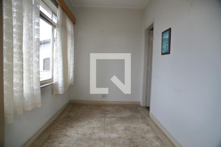 Casa para alugar com 370m², 3 quartos e 6 vagasSala de leitura