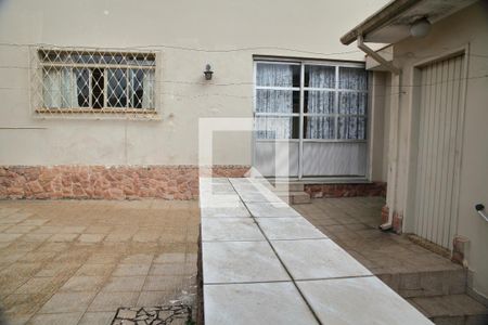 Casa para alugar com 370m², 3 quartos e 6 vagasQuintal