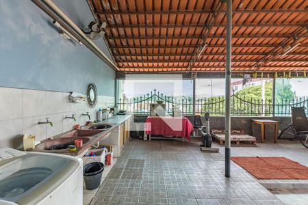 Casa à venda com 250m², 5 quartos e 4 vagasÁrea de Serviço
