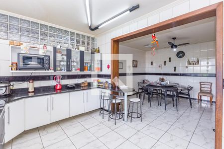 Casa à venda com 250m², 5 quartos e 4 vagasCozinha