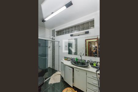 Casa à venda com 250m², 5 quartos e 4 vagasBanheiro Social