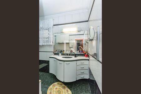 Casa à venda com 250m², 5 quartos e 4 vagasBanheiro da Suíte