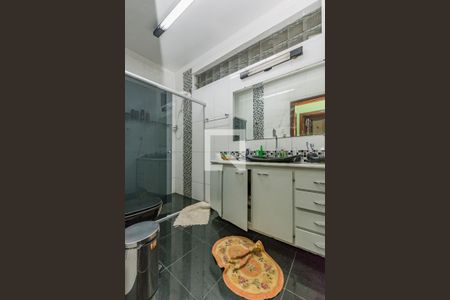 Casa à venda com 250m², 5 quartos e 4 vagasBanheiro Social