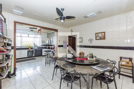 Casa à venda com 250m², 5 quartos e 4 vagasCopa