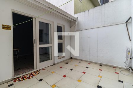 Casa à venda com 90m², 2 quartos e 1 vaga Casa à venda com 90m², 2 quartos e 1 vagaQuintal