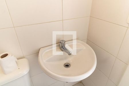 Casa à venda com 90m², 2 quartos e 1 vaga Casa à venda com 90m², 2 quartos e 1 vagaBanheiro de Serviço