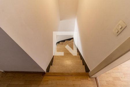 Escada de casa à venda com 2 quartos, 90m² em Jardim da Saúde, São Paulo