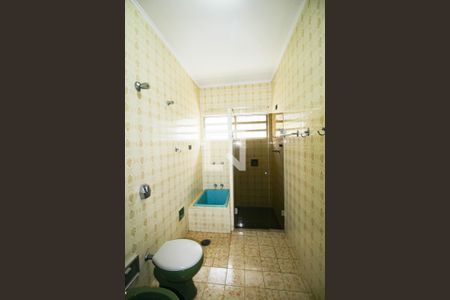 Casa à venda com 448m², 4 quartos e 8 vagas Casa à venda com 448m², 4 quartos e 8 vagasBanheiro