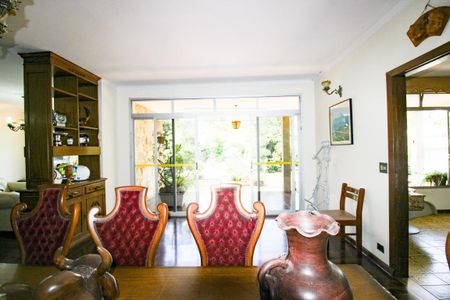 Casa à venda com 448m², 4 quartos e 8 vagas Casa à venda com 448m², 4 quartos e 8 vagasSala