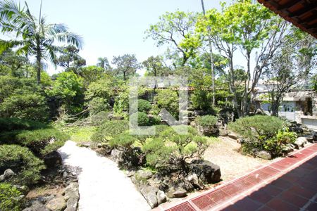 Casa à venda com 448m², 4 quartos e 8 vagas Casa à venda com 448m², 4 quartos e 8 vagasÁrea comum