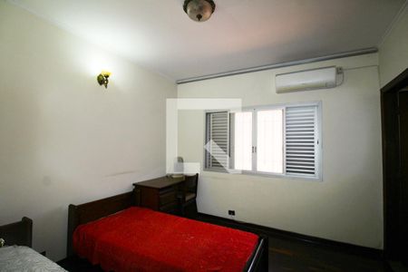 Casa à venda com 448m², 4 quartos e 8 vagas Casa à venda com 448m², 4 quartos e 8 vagasQuarto