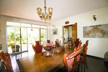 Casa à venda com 448m², 4 quartos e 8 vagas Casa à venda com 448m², 4 quartos e 8 vagasSala