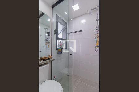 Apartamento à venda com 64m², 2 quartos e 2 vagasBanheiro da suíte