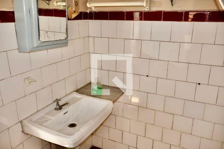 Casa à venda com 320m², 3 quartos e 6 vagas Casa à venda com 320m², 3 quartos e 6 vagasBanheiro lavanderia