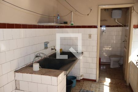 Casa à venda com 320m², 3 quartos e 6 vagas Casa à venda com 320m², 3 quartos e 6 vagasTanque