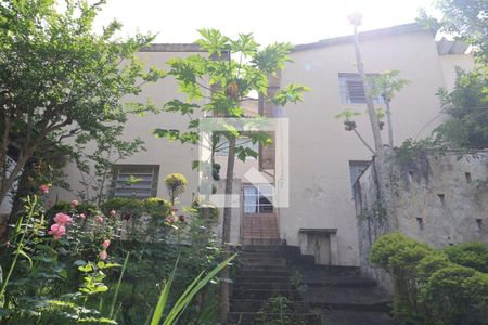 Casa à venda com 320m², 3 quartos e 6 vagas Casa à venda com 320m², 3 quartos e 6 vagasJardim dos fundos