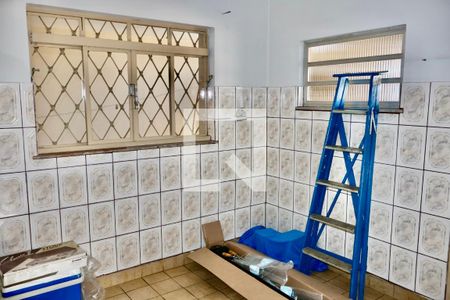 Casa à venda com 320m², 3 quartos e 6 vagas Casa à venda com 320m², 3 quartos e 6 vagasDispensa