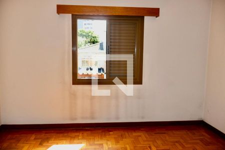 Casa à venda com 320m², 3 quartos e 6 vagas Casa à venda com 320m², 3 quartos e 6 vagasQuarto 1