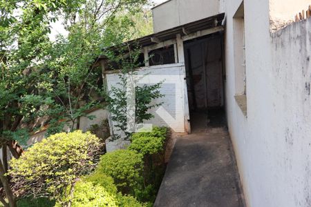 Casa à venda com 320m², 3 quartos e 6 vagas Casa à venda com 320m², 3 quartos e 6 vagasEdicula